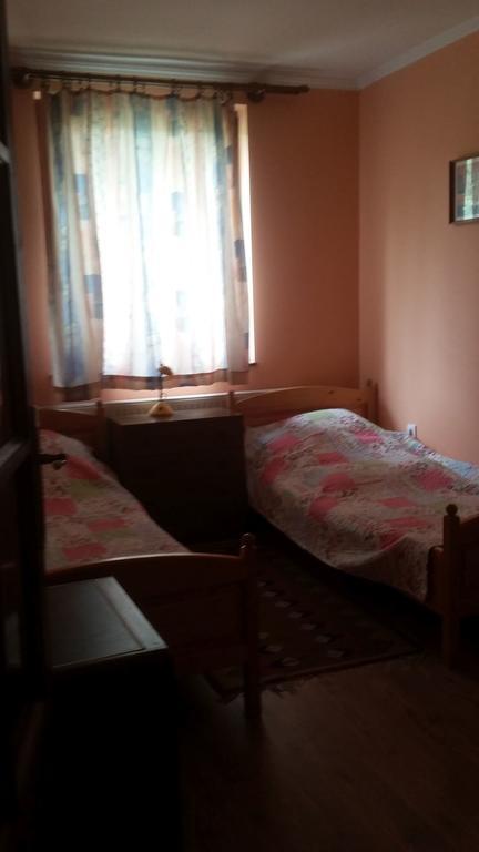 Cserkei Nyaralo Cserkeszőlő Exteriör bild